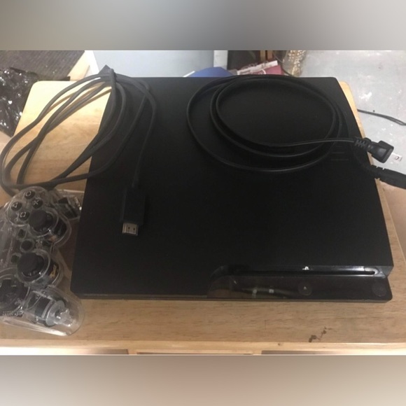 PS3 works perfect hardly used because I rather play Xbox - Picture 2 of 5